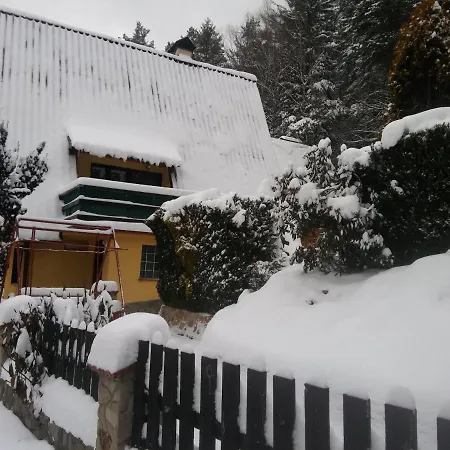 Domek Caloroczny Tresna Agata Exteriér fotografie